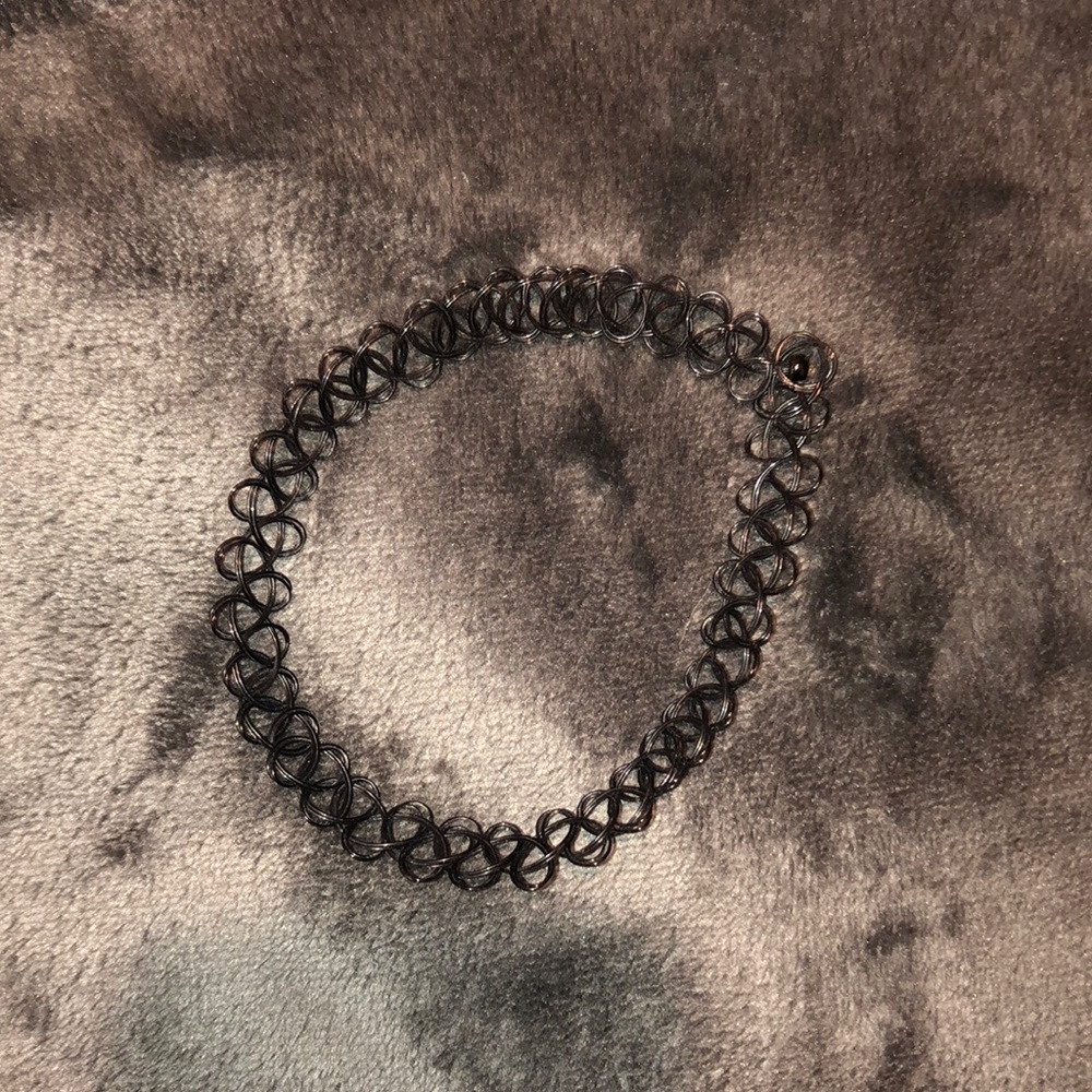 Black choker